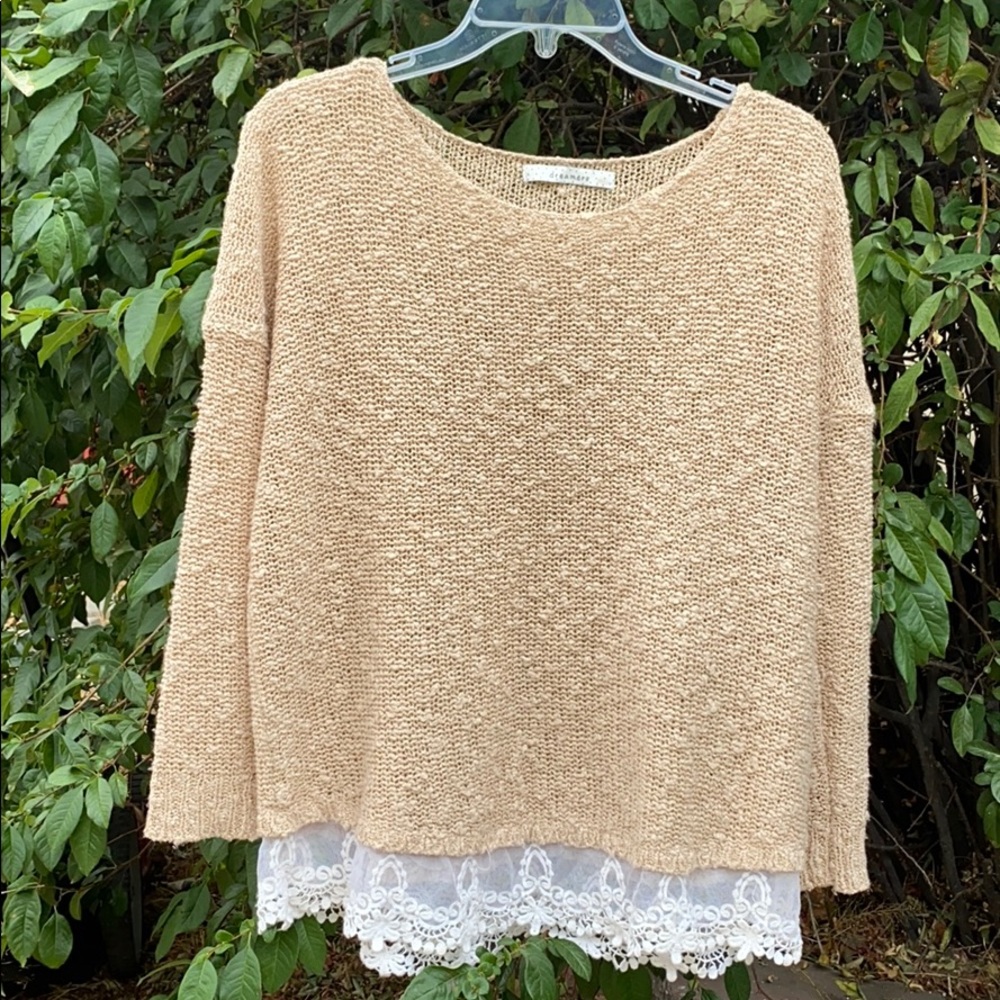 Dreamers Cream & White Lace Bottom Hem Sweater| M